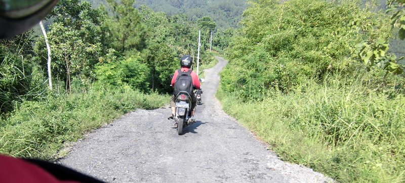 Jalan menuju Desa Kedunggong Kec. Sadang dengan pemandangan alam indah disekitarnya / Foto: Aisyah