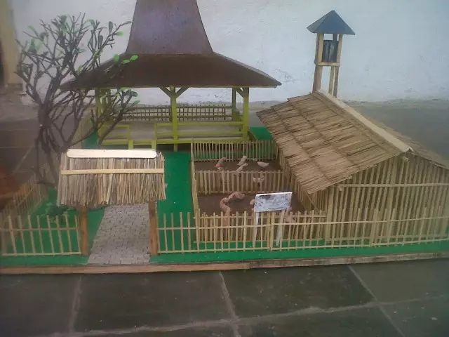 foto kerajinan Salah satu hasil kerajinan kayu Kelurahan Pesurungan Lor Kecamatan Margadana Kota Tegal / Teguh Murjianto