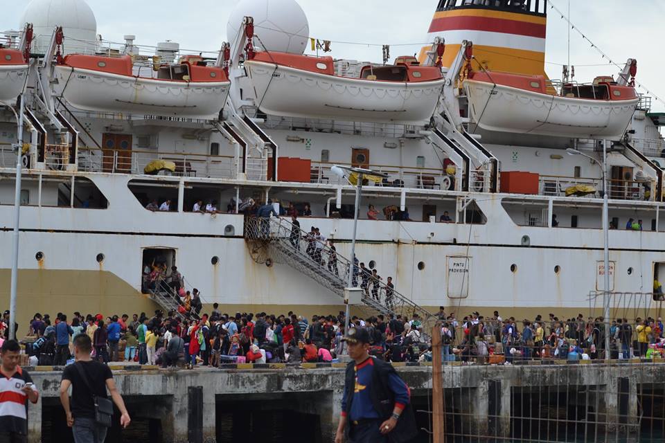 Suasana Pelabuhan Angin Gunungsitoli