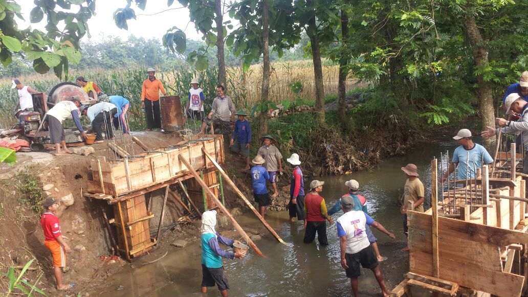 Budaya Gotong  Royong  Terus Dijaga Warga Desa Bancar 