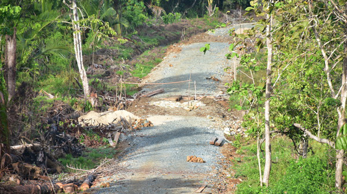 jalan-desa-wunduhaka