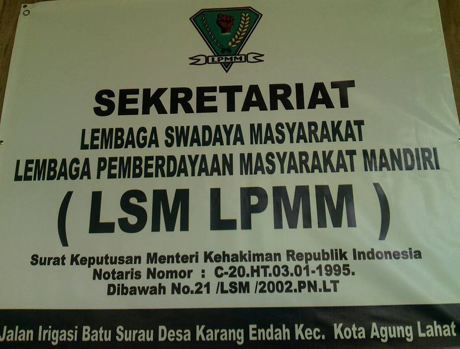 Papan Nama LSM LPMM (Foto : Sunadar For Kabardesa.com)