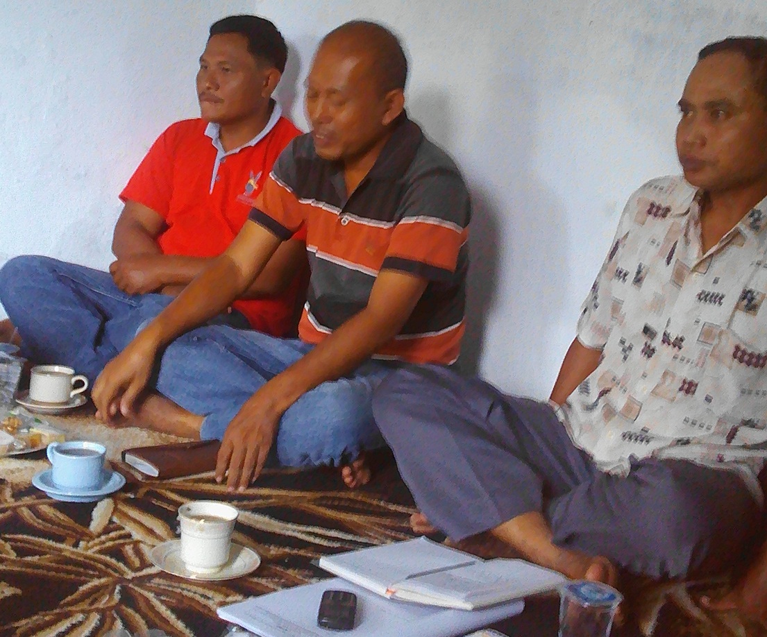 Ketua Kelompok Kontak Tani Nelayan Andalan (KTNA) Kabupaten Tegal, Abdul Basyir,SE saat memberikan pengarahan pada pertemuan KTNA di Desa Kedungsukun, Adiwerna, Kab.Tegal, Minggu (15/1/2017).