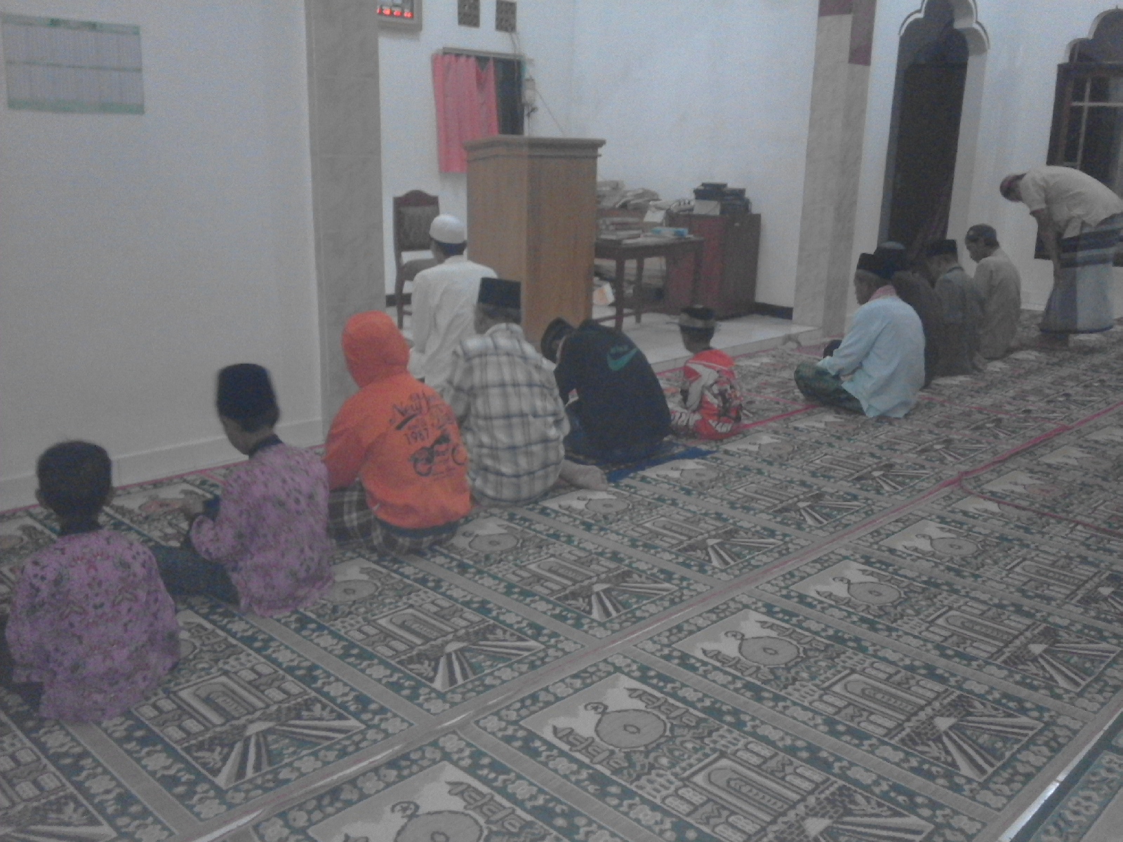 Subuh Berjama'ah Siswa TPA ( Taman Pendidikan Alqur'an ) Masjid Nurul Iman Desa Lmusgede