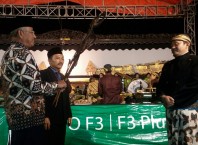 Wabup Ponorogo Hadiri Pentas Wayang Kulit Desa Bancar 2017-07-30 07.08.47