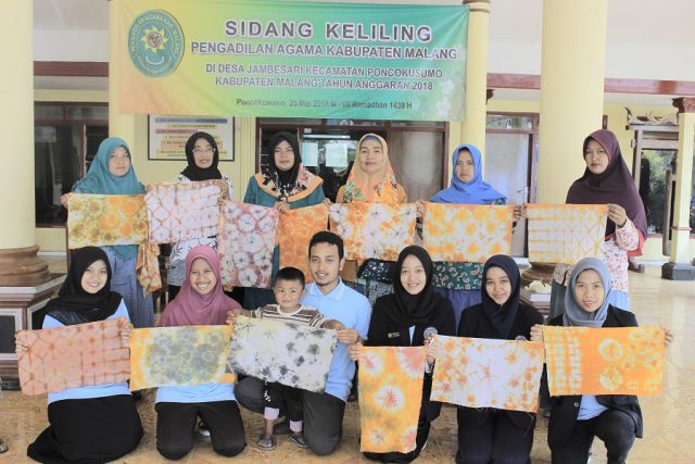 Hasil dari pembuatan Batik Shi-Jumput